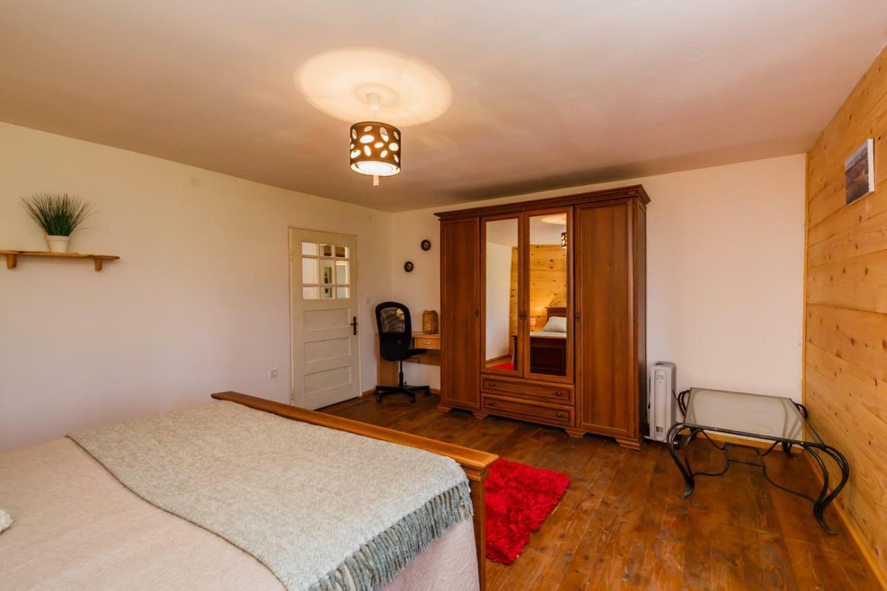 Beautiful Cottage With Heated Pool For 22 Ppl Plaški Esterno foto