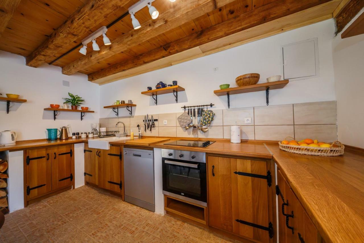 Beautiful Cottage With Heated Pool For 22 Ppl Plaški Esterno foto