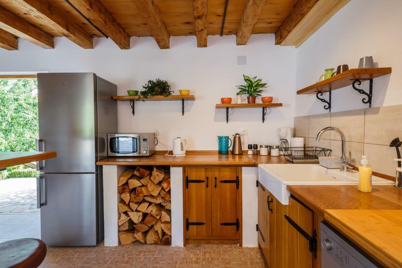 Beautiful Cottage With Heated Pool For 22 Ppl Plaški Esterno foto