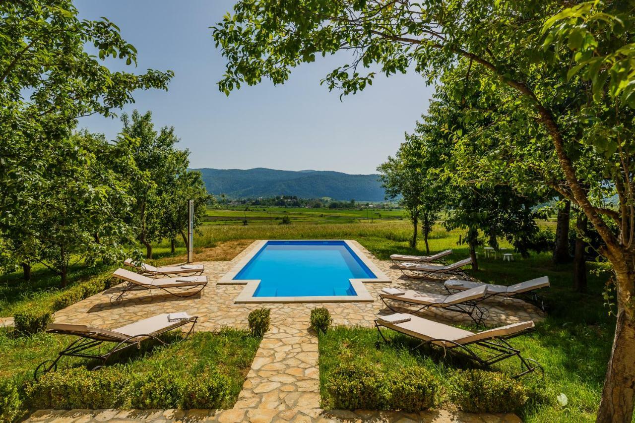 Beautiful Cottage With Heated Pool For 22 Ppl Plaški Esterno foto