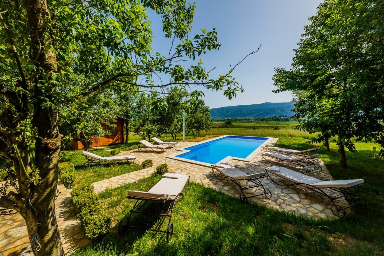 Beautiful Cottage With Heated Pool For 22 Ppl Plaški Esterno foto