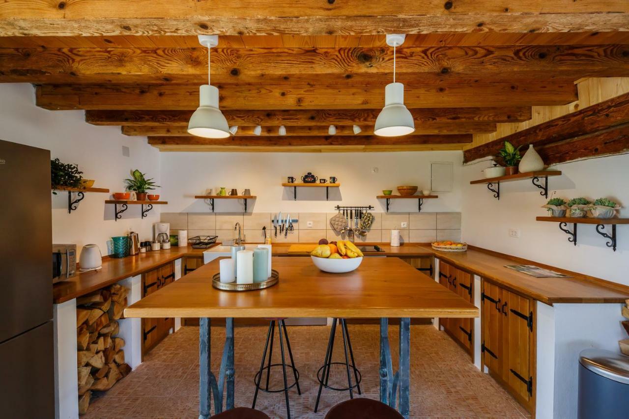 Beautiful Cottage With Heated Pool For 22 Ppl Plaški Esterno foto