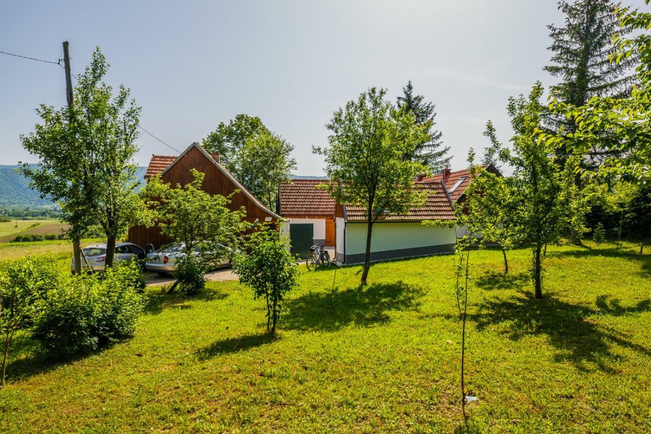 Beautiful Cottage With Heated Pool For 22 Ppl Plaški Esterno foto