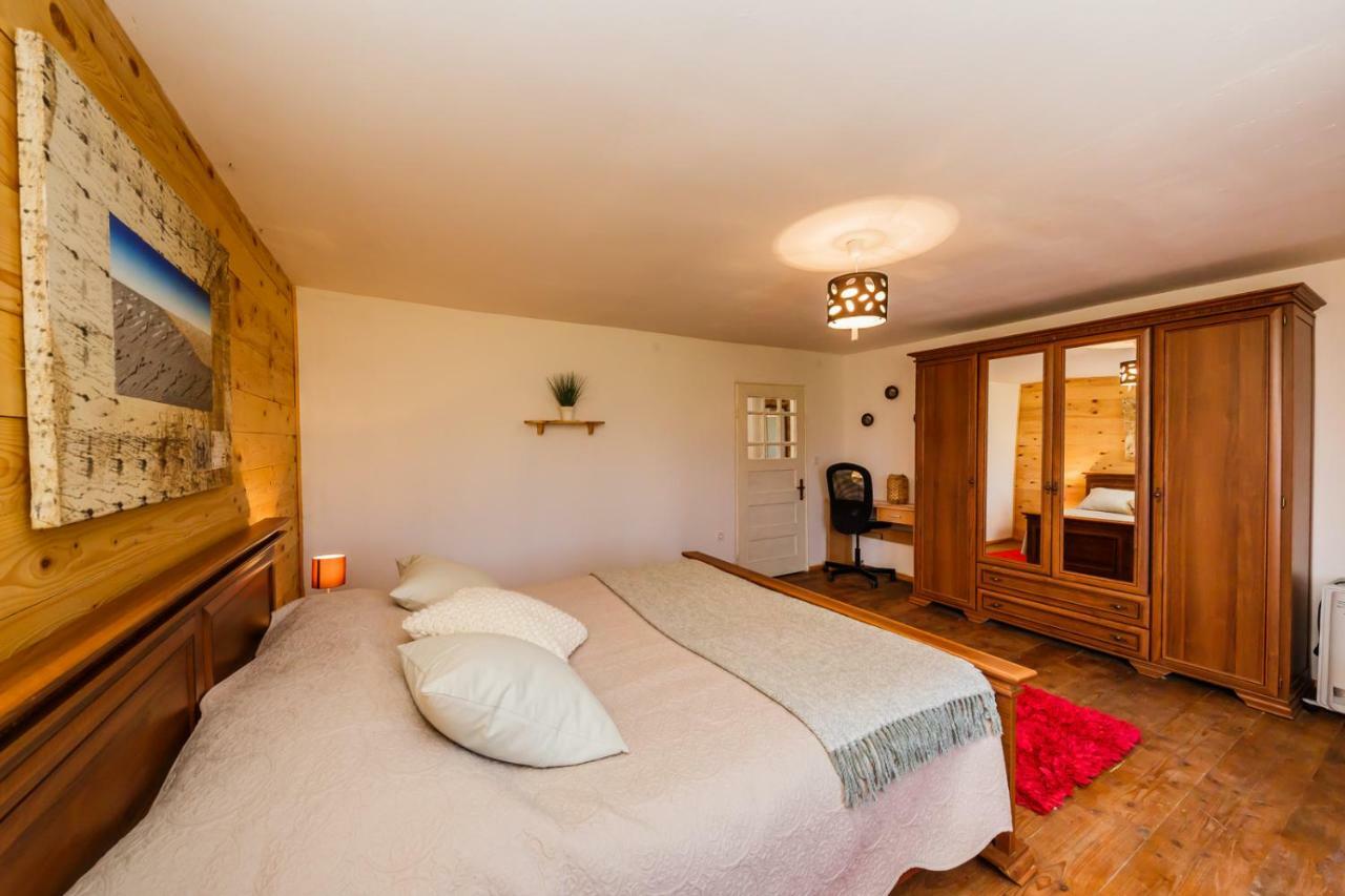 Beautiful Cottage With Heated Pool For 22 Ppl Plaški Esterno foto