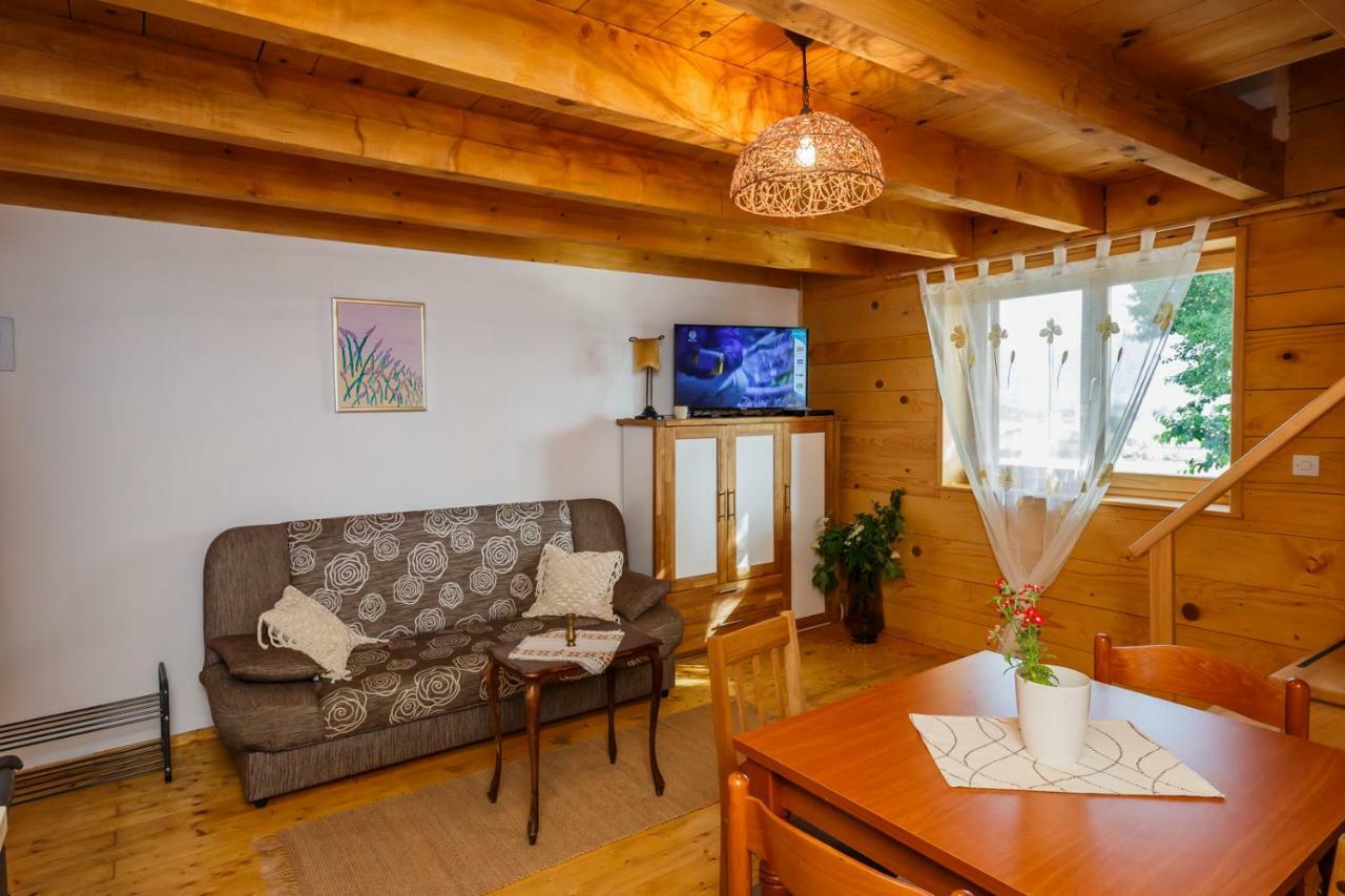 Beautiful Cottage With Heated Pool For 22 Ppl Plaški Esterno foto