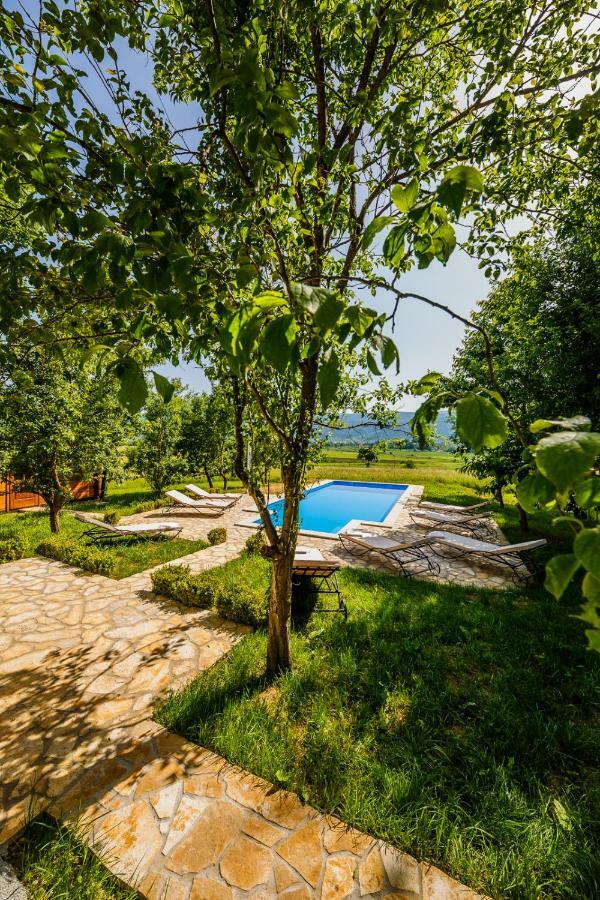Beautiful Cottage With Heated Pool For 22 Ppl Plaški Esterno foto