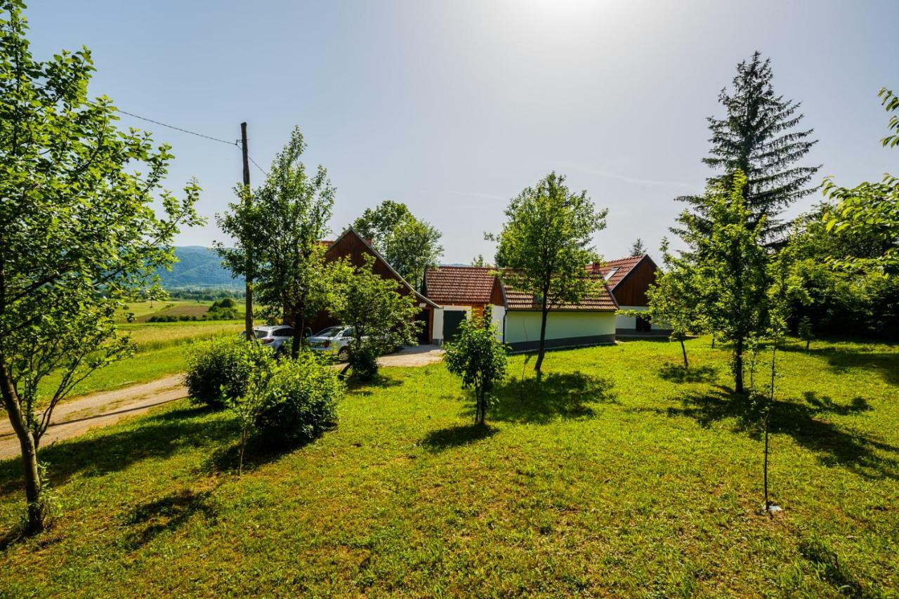 Beautiful Cottage With Heated Pool For 22 Ppl Plaški Esterno foto