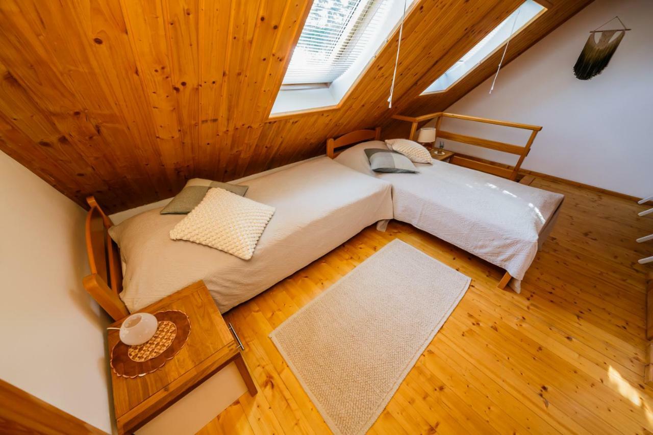 Beautiful Cottage With Heated Pool For 22 Ppl Plaški Esterno foto