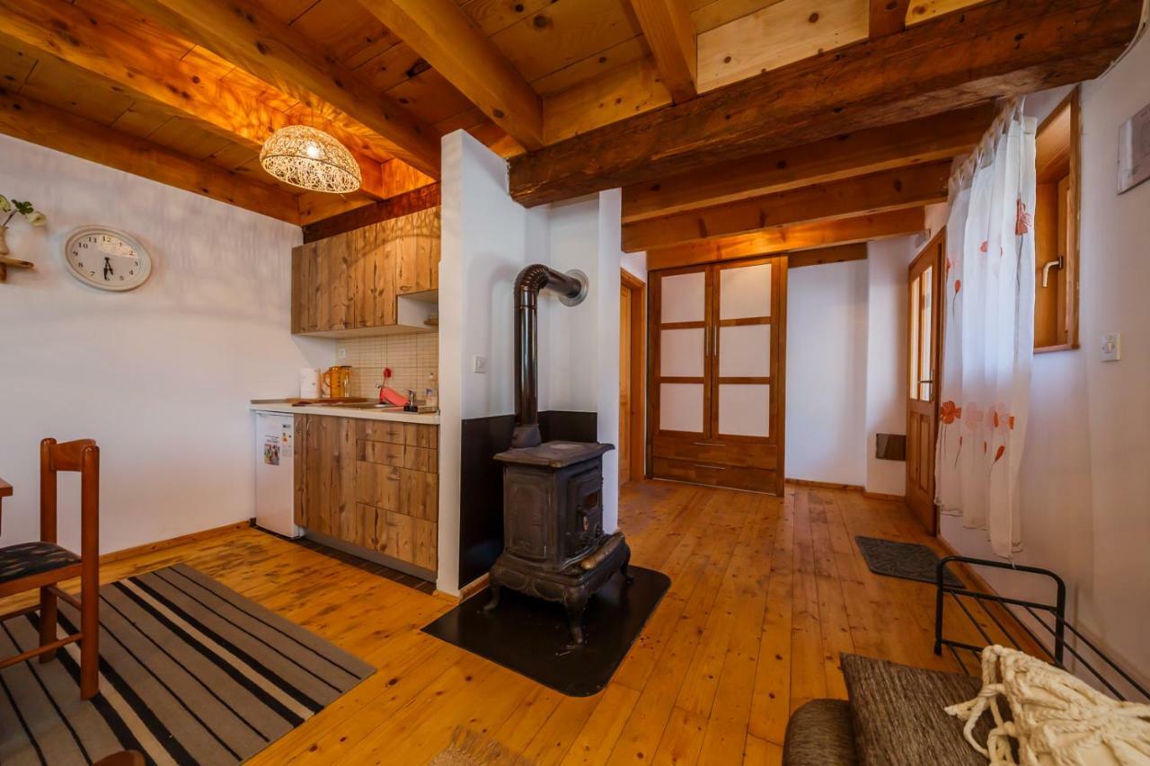 Beautiful Cottage With Heated Pool For 22 Ppl Plaški Esterno foto