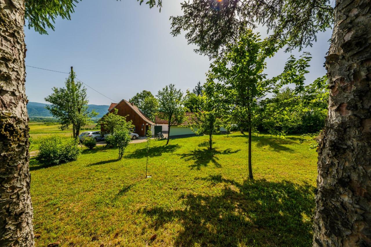 Beautiful Cottage With Heated Pool For 22 Ppl Plaški Esterno foto