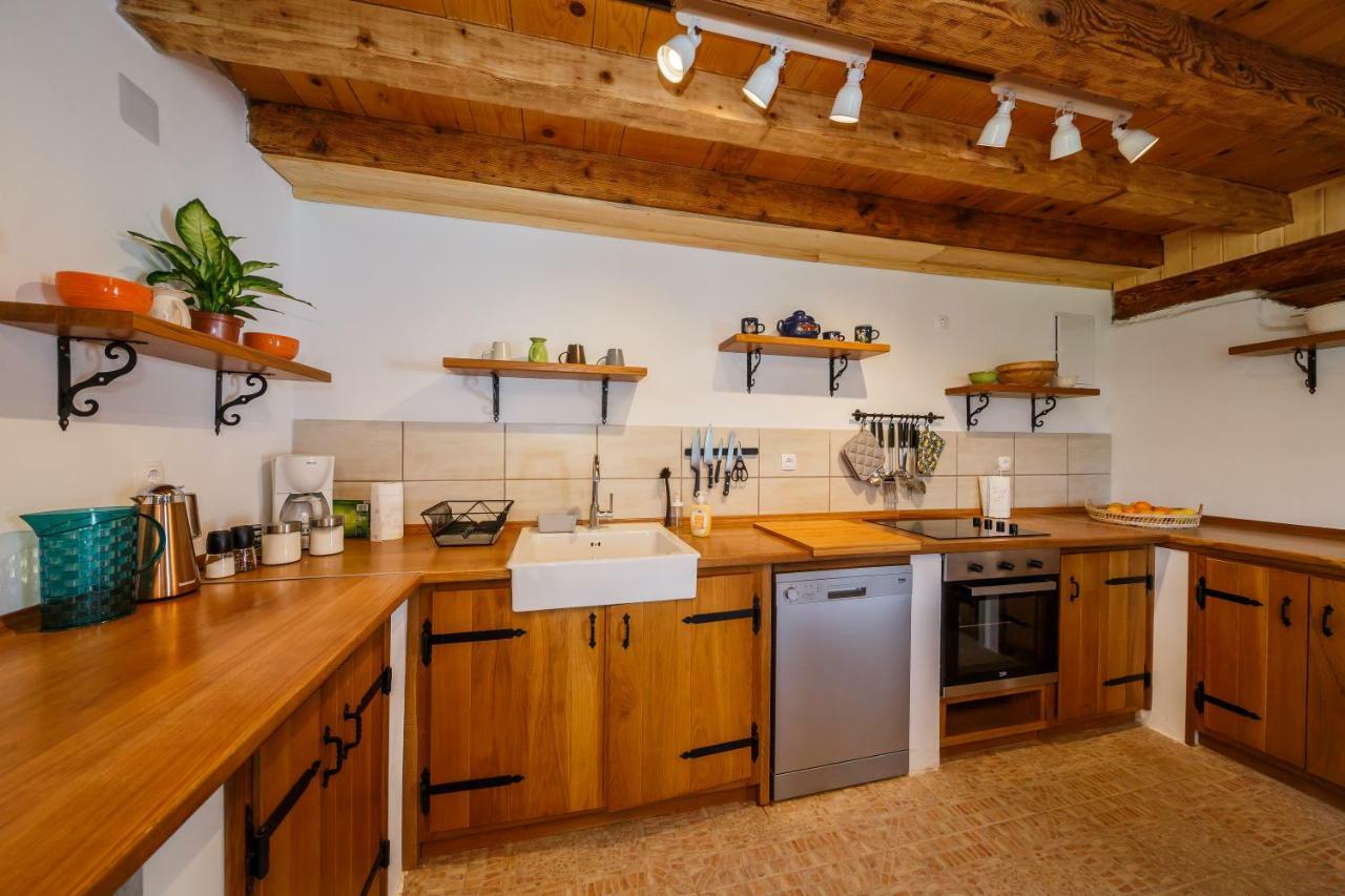 Beautiful Cottage With Heated Pool For 22 Ppl Plaški Esterno foto