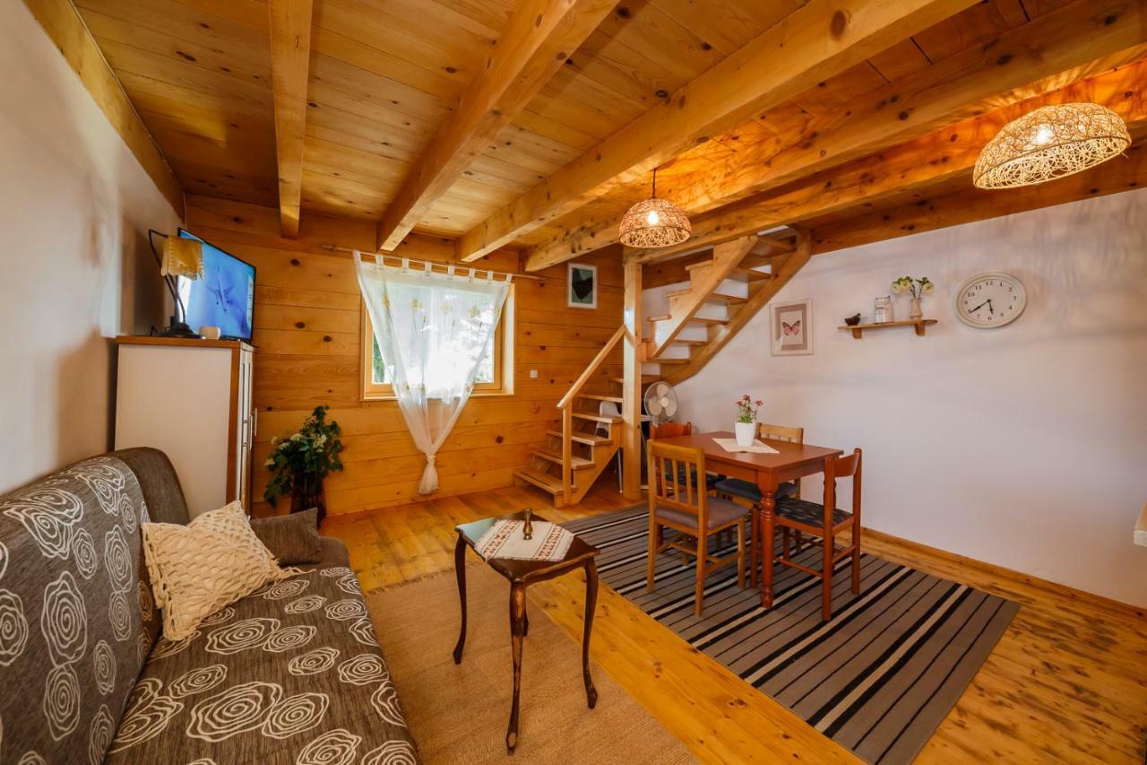 Beautiful Cottage With Heated Pool For 22 Ppl Plaški Esterno foto