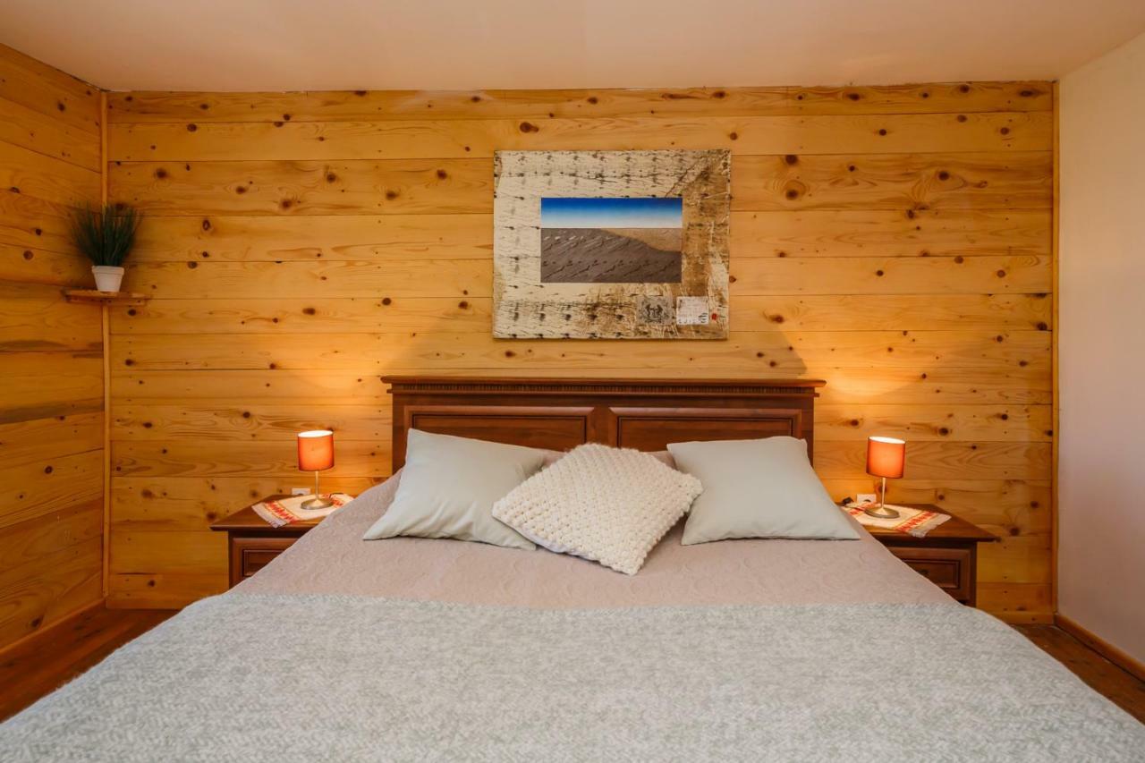 Beautiful Cottage With Heated Pool For 22 Ppl Plaški Esterno foto