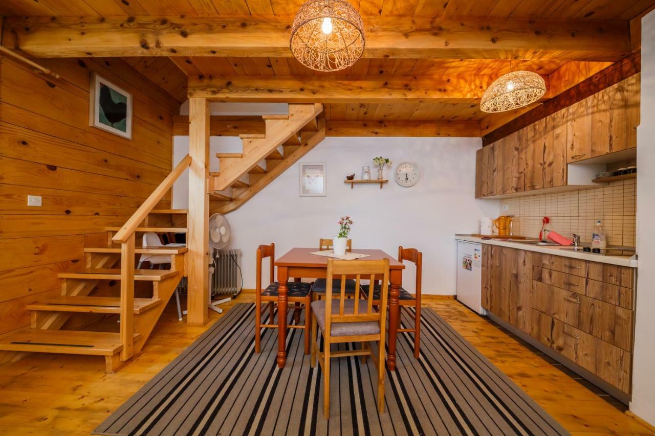 Beautiful Cottage With Heated Pool For 22 Ppl Plaški Esterno foto