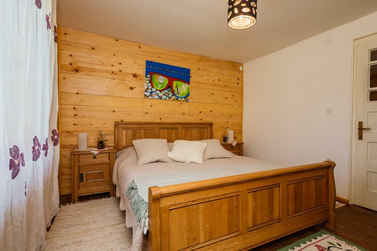 Beautiful Cottage With Heated Pool For 22 Ppl Plaški Esterno foto