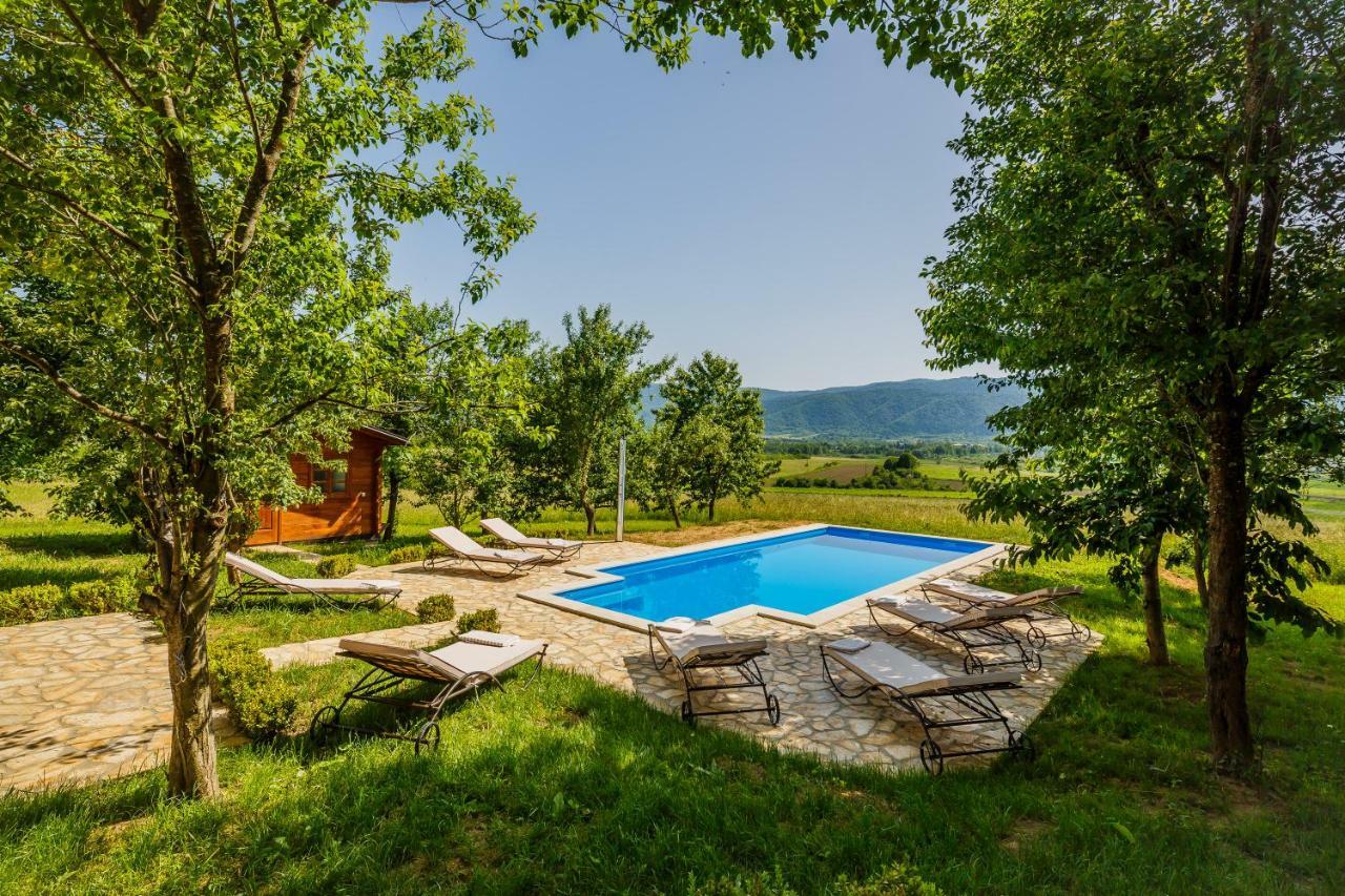 Beautiful Cottage With Heated Pool For 22 Ppl Plaški Esterno foto