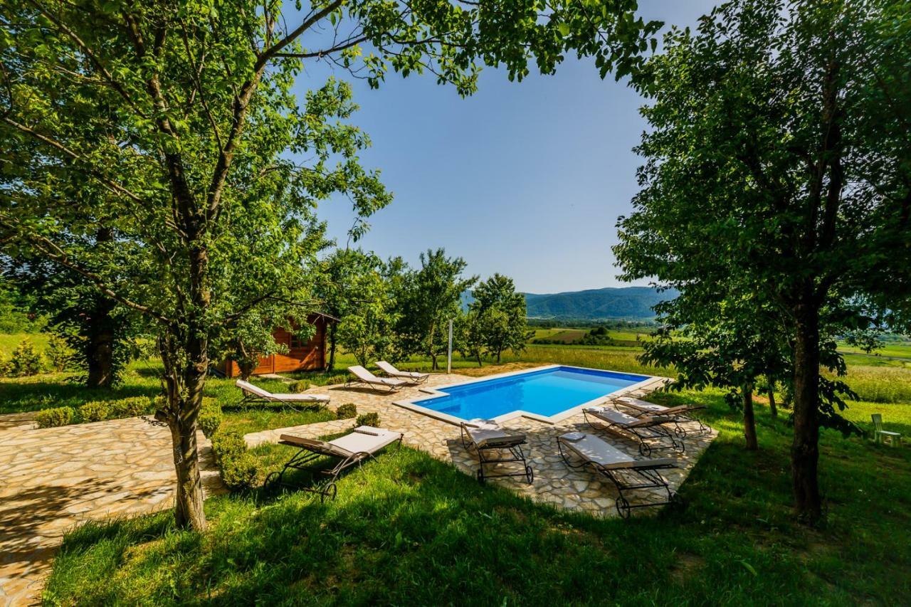 Beautiful Cottage With Heated Pool For 22 Ppl Plaški Esterno foto